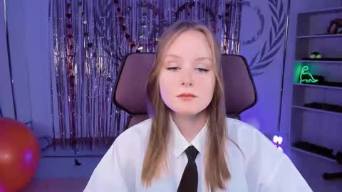 Snapshot of vivienleeigh chatting on 03.09.25 Vivien online show from 03.09.25