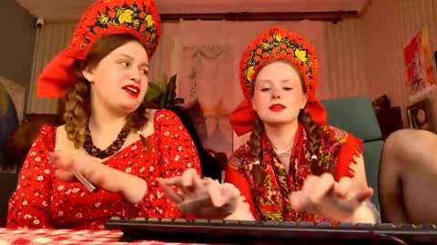 Snapshot of vivienleeigh chatting on 09.27.25 Vivien online show from 09.27.25