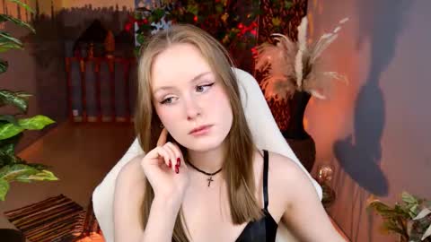 Vivien online show from 03.10.26