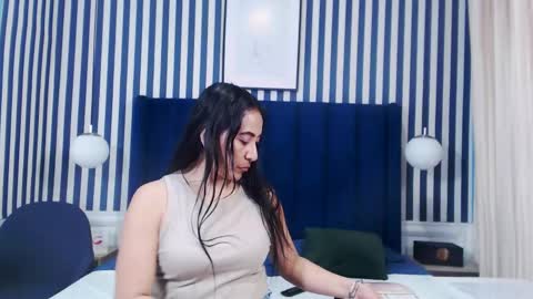 Snapshot of viviennerosette chatting on 09.10.25 Vivian online show from 09.10.25