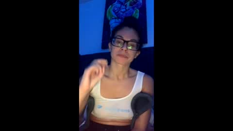 Snapshot of vixenblade chatting on 02.20.26 vixenblade online show from 02.20.26