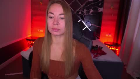 Snapshot of vixenmuse chatting on 10.27.25 Ur Lady online show from 10.27.25