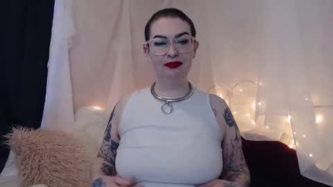Snapshot of vixinvvitch chatting on 12.14.24 VIXIN online show from 12.14.24