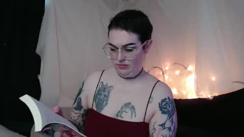 Snapshot of vixinvvitch chatting on 01.24.25 VIXIN online show from 01.24.25