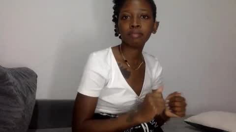 Snapshot of vlikevenom chatting on 03.11.25 V like Venom online show from 03.11.25