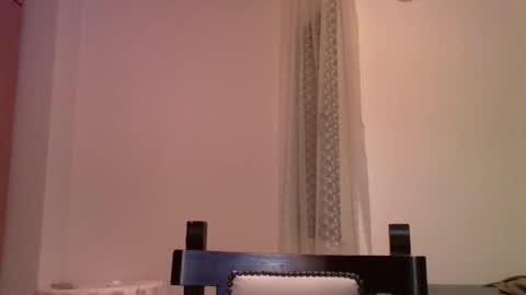 Snapshot of volve5 chatting on 12.22.25 volve5 online show from 12.22.25