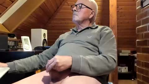 Snapshot of vonrex1 chatting on 01.13.25 heinz online show from 01.13.25