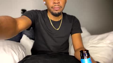 Snapshot of voodoodxck chatting on 01.25.25 voodoodxck online show from 01.25.25