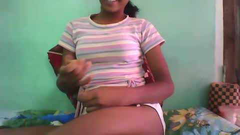 Snapshot of vounialdy chatting on 02.24.25 vounialdy online show from 02.24.25