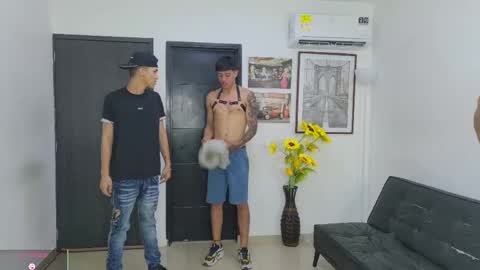 Snapshot of voyeurism_guys chatting on 05.31.26 voyeurism_guys online show from 05.31.26