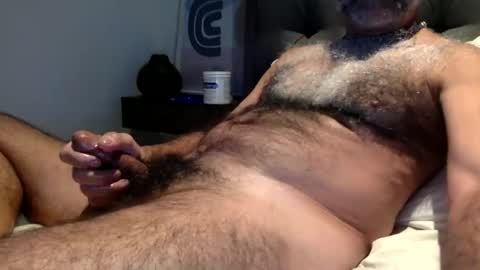 Enjoy guys of all ages if you are not on cam please dont ask for requests if i dont respond dont think im ignoring you i online show from 11.26.25