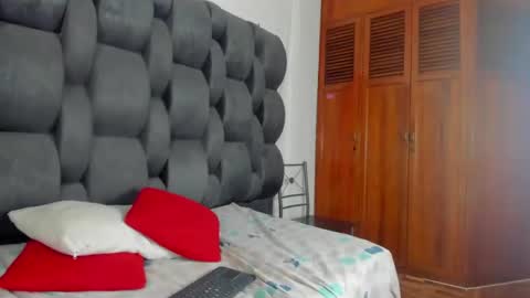 Snapshot of vsalomeper chatting on 10.21.25 salome online show from 10.21.25