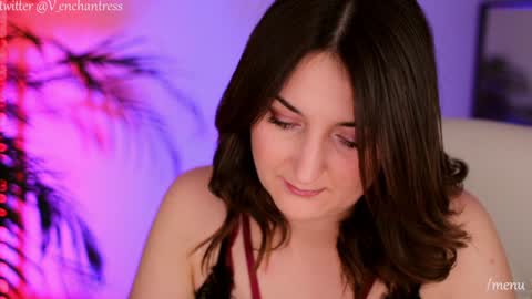 Snapshot of vsecrets chatting on 01.11.25 Victoria The Enchantress online show from 01.11.25