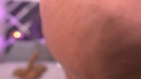 Snapshot of vvioleta_ chatting on 10.25.25 Violeta online show from 10.25.25