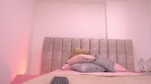 Snapshot of vvioleta_ chatting on 11.08.25 Violeta online show from 11.08.25