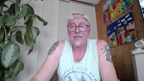 Snapshot of waffel1 chatting on 10.23.25 waffel1 online show from 10.23.25