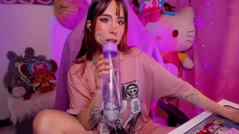 Snapshot of waifu_aika chatting on 10.25.25 AIKA  online show from 10.25.25