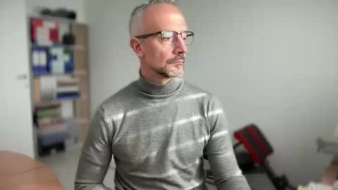 Snapshot of walky78 chatting on 12.15.25 walky78 online show from 12.15.25