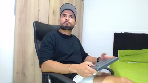 WALTER BROWN  online show from 11.28.25