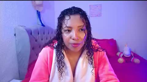 Snapshot of warisgoddes chatting on 09.11.25 EMILY online show from 09.11.25