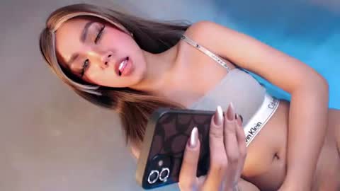 Isla Fox online show from 09.23.25