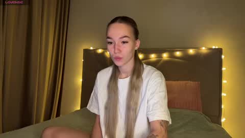 Snapshot of watergirl_ chatting on 12.25.24 Im saving up for a new car help me online show from 12.25.24