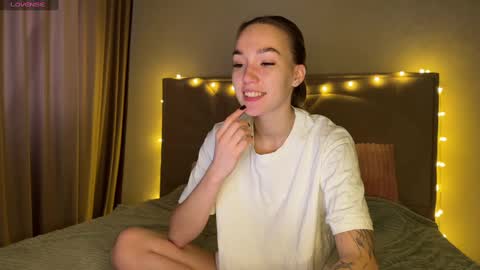 Snapshot of watergirl_ chatting on 12.25.24 Im saving up for a new car help me online show from 12.25.24