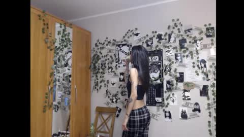 Mina online show from 10.13.25