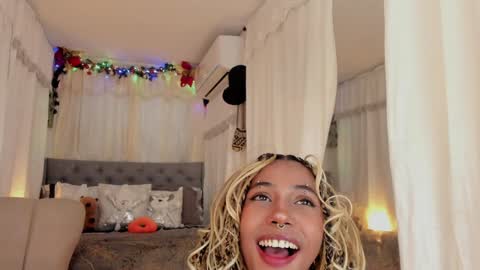 Snapshot of wayuu_goddess chatting on 12.14.24 Wayuu Goddess 3 online show from 12.14.24