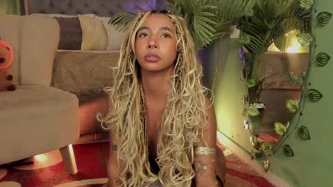 Snapshot of wayuu_goddess chatting on 12.29.24 Wayuu Goddess 3 online show from 12.29.24