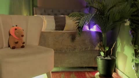 Snapshot of wayuu_goddess chatting on 12.30.24 Wayuu Goddess 3 online show from 12.30.24