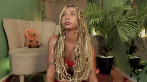 Snapshot of wayuu_goddess chatting on 01.05.25 Wayuu Goddess 3 online show from 01.05.25