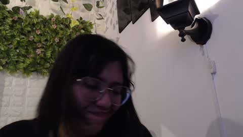 Snapshot of we_n_you chatting on 02.28.25 Trixie 3 online show from 02.28.25