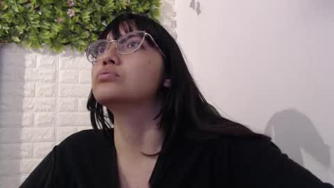 Snapshot of we_n_you chatting on 03.07.25 Trixie 3 online show from 03.07.25