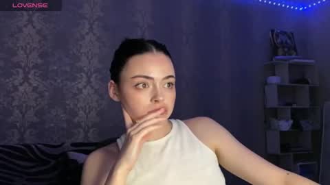 Snapshot of weareyoursun chatting on 04.17.26 Alice online show from 04.17.26