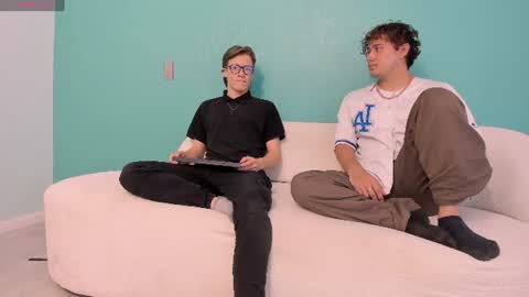 Jhonny Dick  his neighbors. online show from 07.14.26