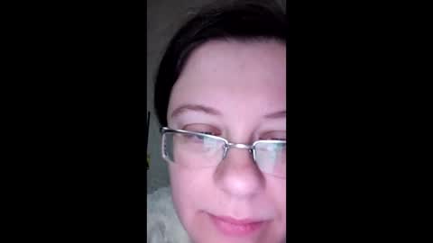 Snapshot of webgirl2 chatting on 12.11.24 Marina online show from 12.11.24