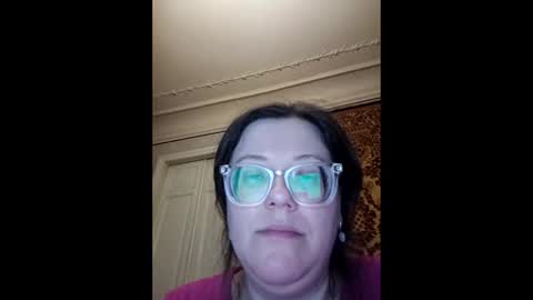 Snapshot of webgirl2 chatting on 04.19.26 Marina online show from 04.19.26