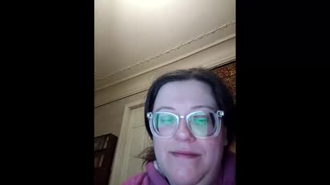 Snapshot of webgirl2 chatting on 04.22.26 Marina online show from 04.22.26