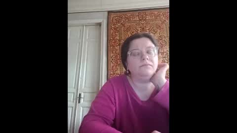 Snapshot of webgirl2 chatting on 04.25.26 Marina online show from 04.25.26