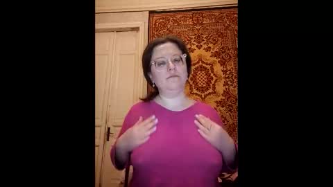 Snapshot of webgirl2 chatting on 04.25.26 Marina online show from 04.25.26