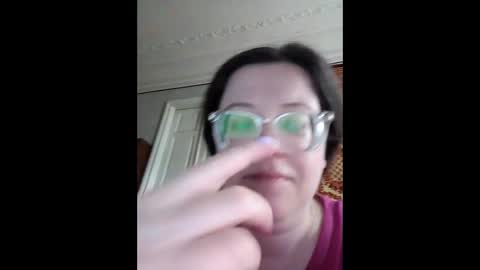 Snapshot of webgirl2 chatting on 04.26.26 Marina online show from 04.26.26
