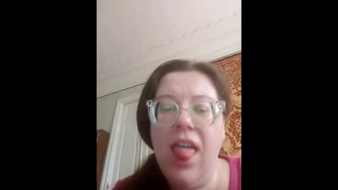 Snapshot of webgirl2 chatting on 05.01.26 Marina online show from 05.01.26