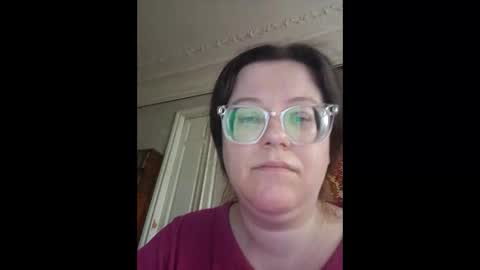 Snapshot of webgirl2 chatting on 05.12.26 Marina online show from 05.12.26