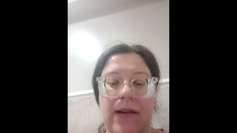 Snapshot of webgirl2 chatting on 05.22.26 Marina online show from 05.22.26