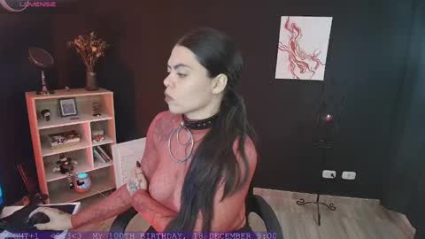 Snapshot of wednesdayfriday chatting on 12.17.24 Wednesday Please help me to reach 111 thumbs up online show from 12.17.24