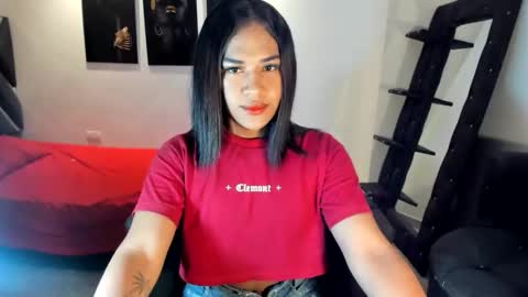 Snapshot of wednesholestarr chatting on 10.25.25 wednesholestarr online show from 10.25.25