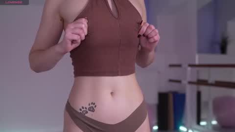 Snapshot of welcome_to_forever chatting on 09.18.25 LANA online show from 09.18.25