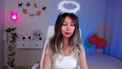 Wendi Foster online show from 10.31.25