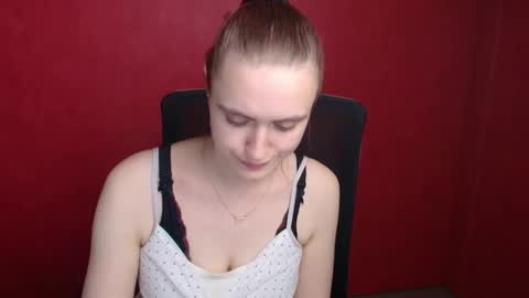 Snapshot of wendy_say_ chatting on 12.11.24 Wendy online show from 12.11.24